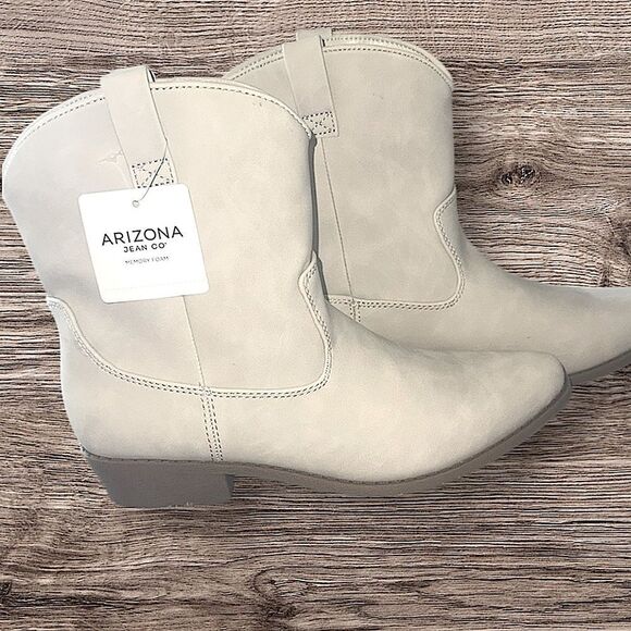 Arizona Women's Meyer Cream Ankle Booties! - Picture 2 of 7